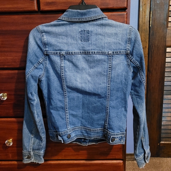 ♡HOST PICK♡ Old Navy Blue Jean Demin Jacket Collared Button-Down Long Sleeve - Picture 2 of 5